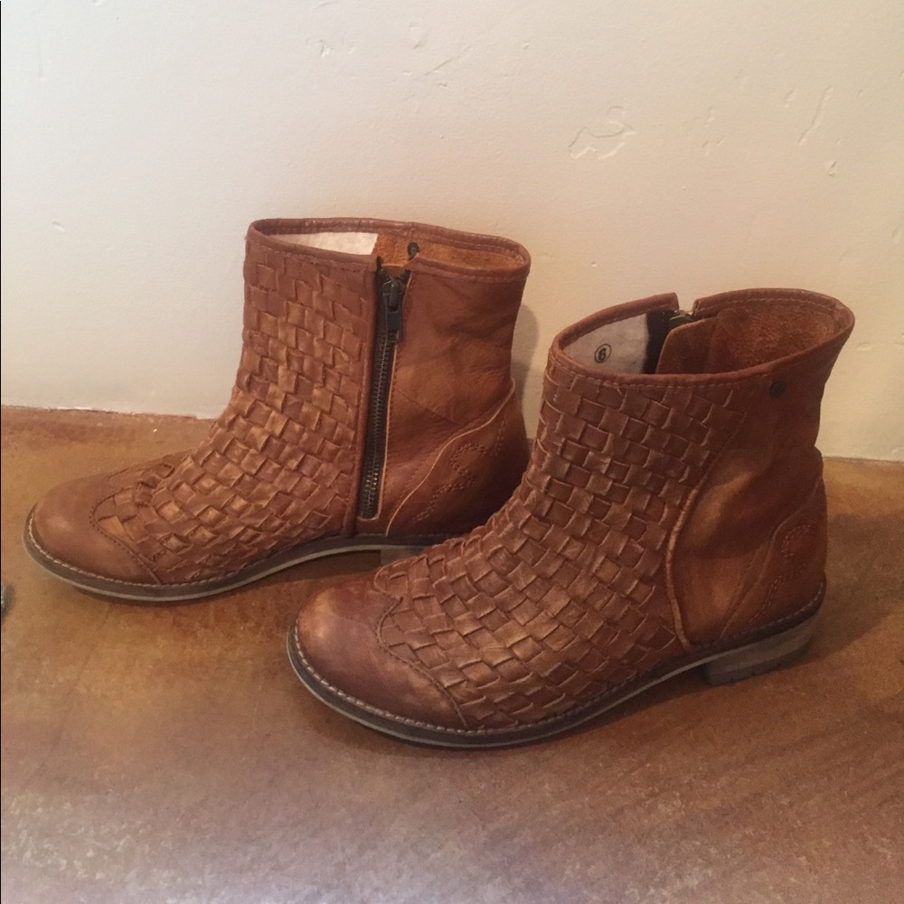 Feud Britannia boots